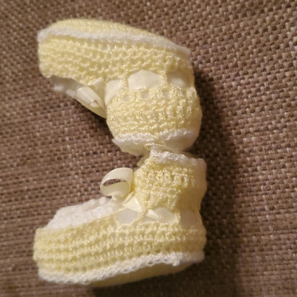 Knitted booties - Picture 2 of 4